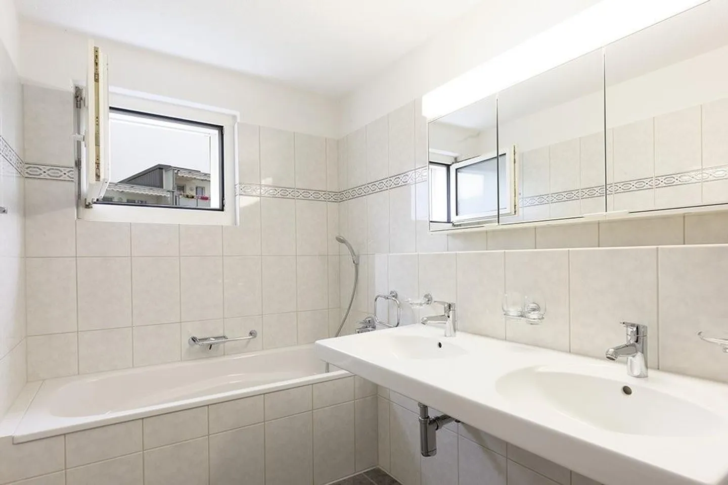 Helle 5.5-Zimmer-Wohnung - Foto 4 von 9