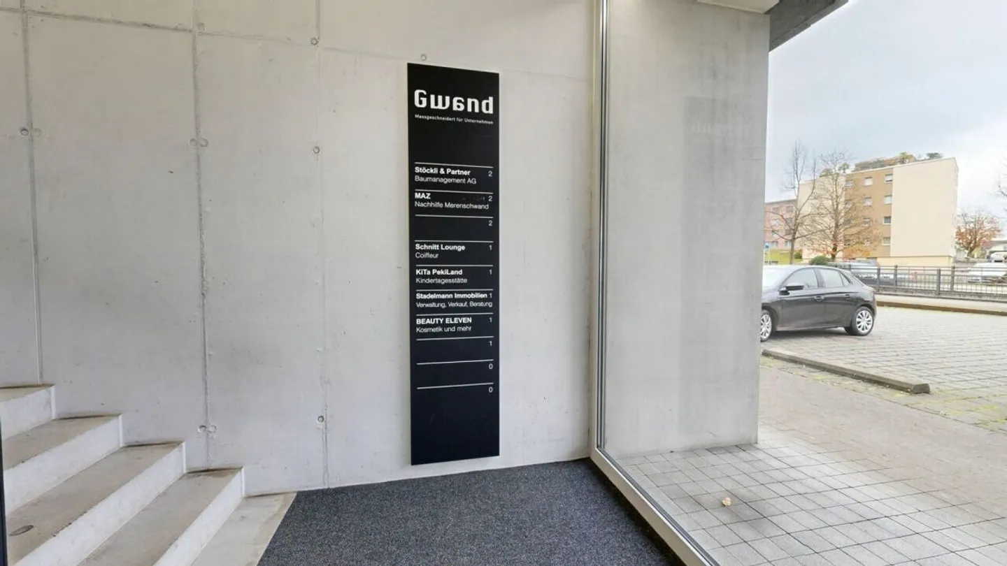 Lavorare con stile: Il tuo spazio commerciale di 37 m² con area reception nel "Gwand" Merenschwand - Foto 5 di 7
