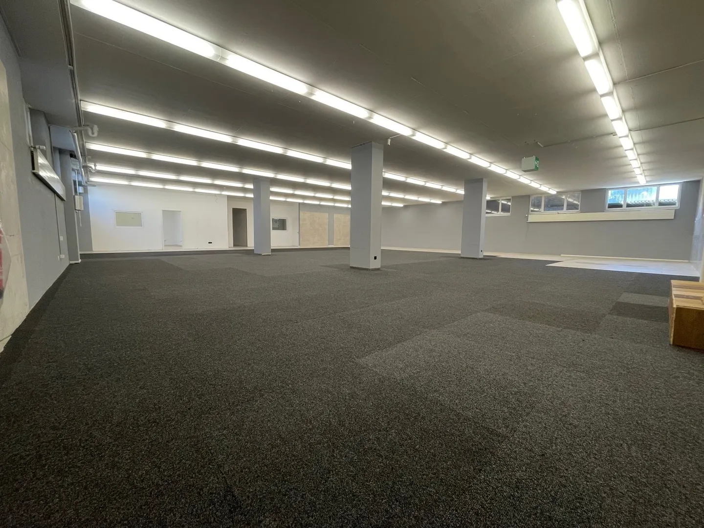 Spazio commerciale attraente con infrastruttura di alto livello a Schöftland - Foto 2 di 14