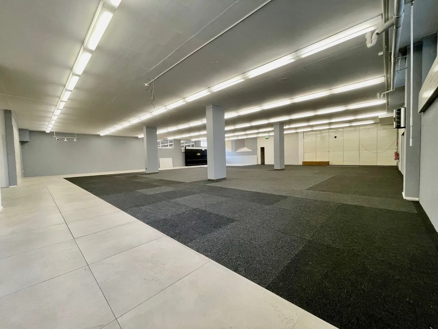 Spazio commerciale attraente con infrastruttura di alto livello a Schöftland - Foto 3 di 14