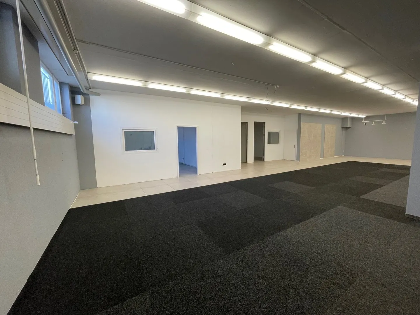 Spazio commerciale attraente con infrastruttura di alto livello a Schöftland - Foto 4 di 14