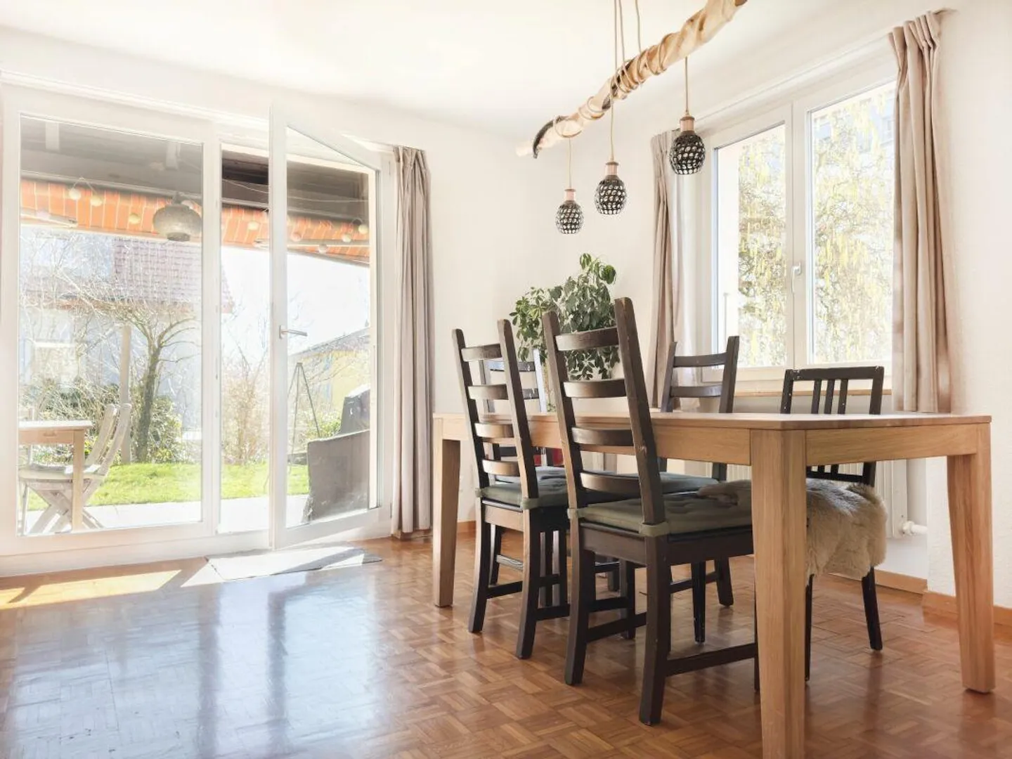 Close to Nature and the City: 5.5-Room Semi-Detached Family House Near Bern and Aare - Photo 5 of 22