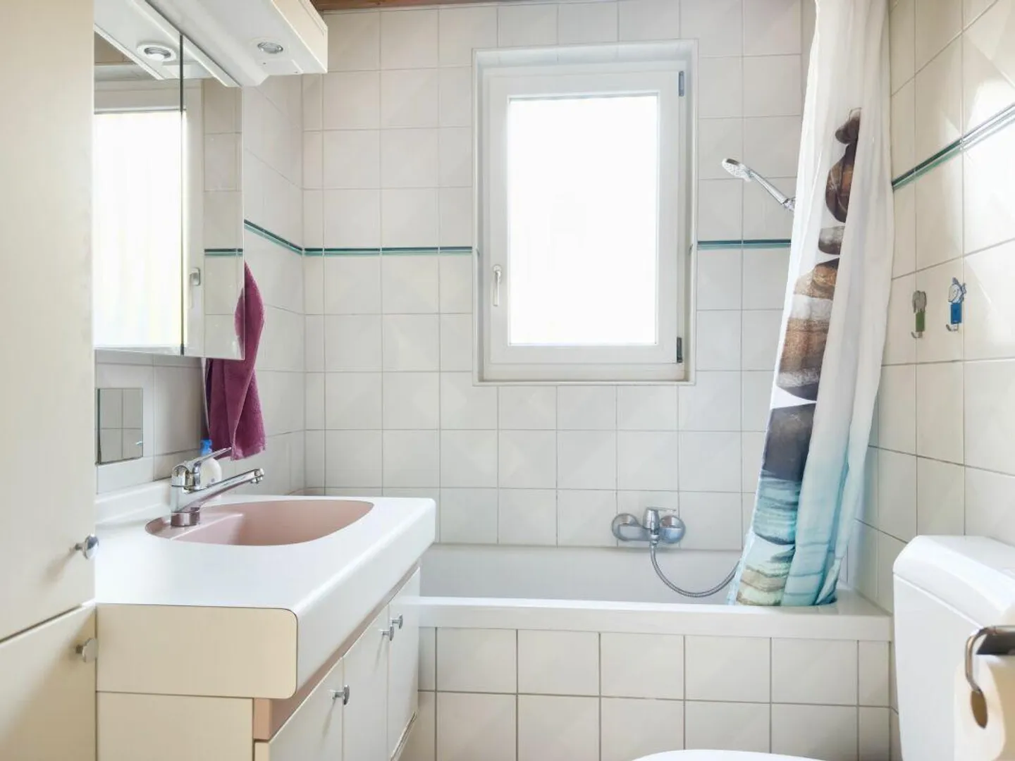 Close to Nature and the City: 5.5-Room Semi-Detached Family House Near Bern and Aare - Photo 12 of 22