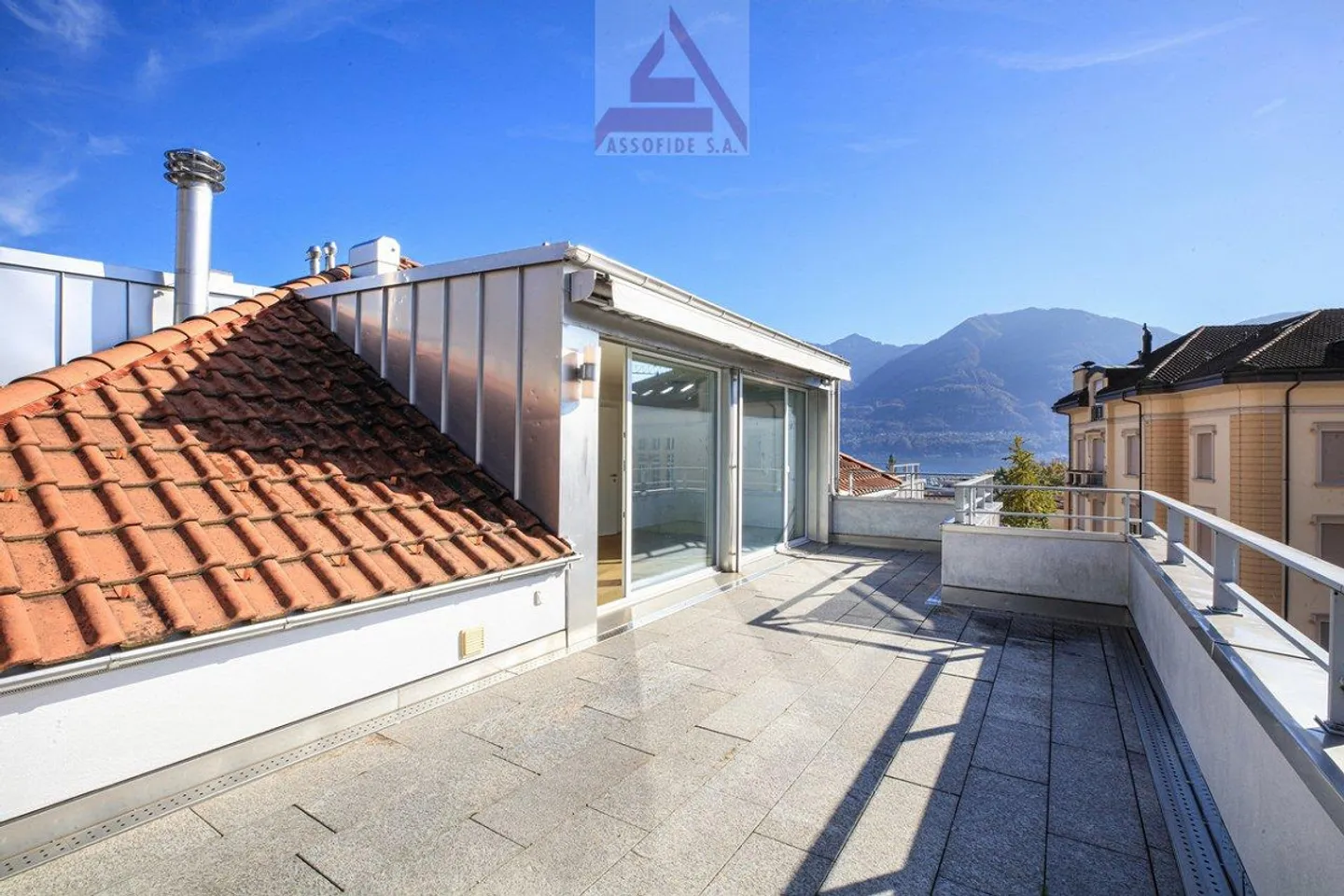 Beautiful 3.5-room penthouse apartment - Photo 3 of 7