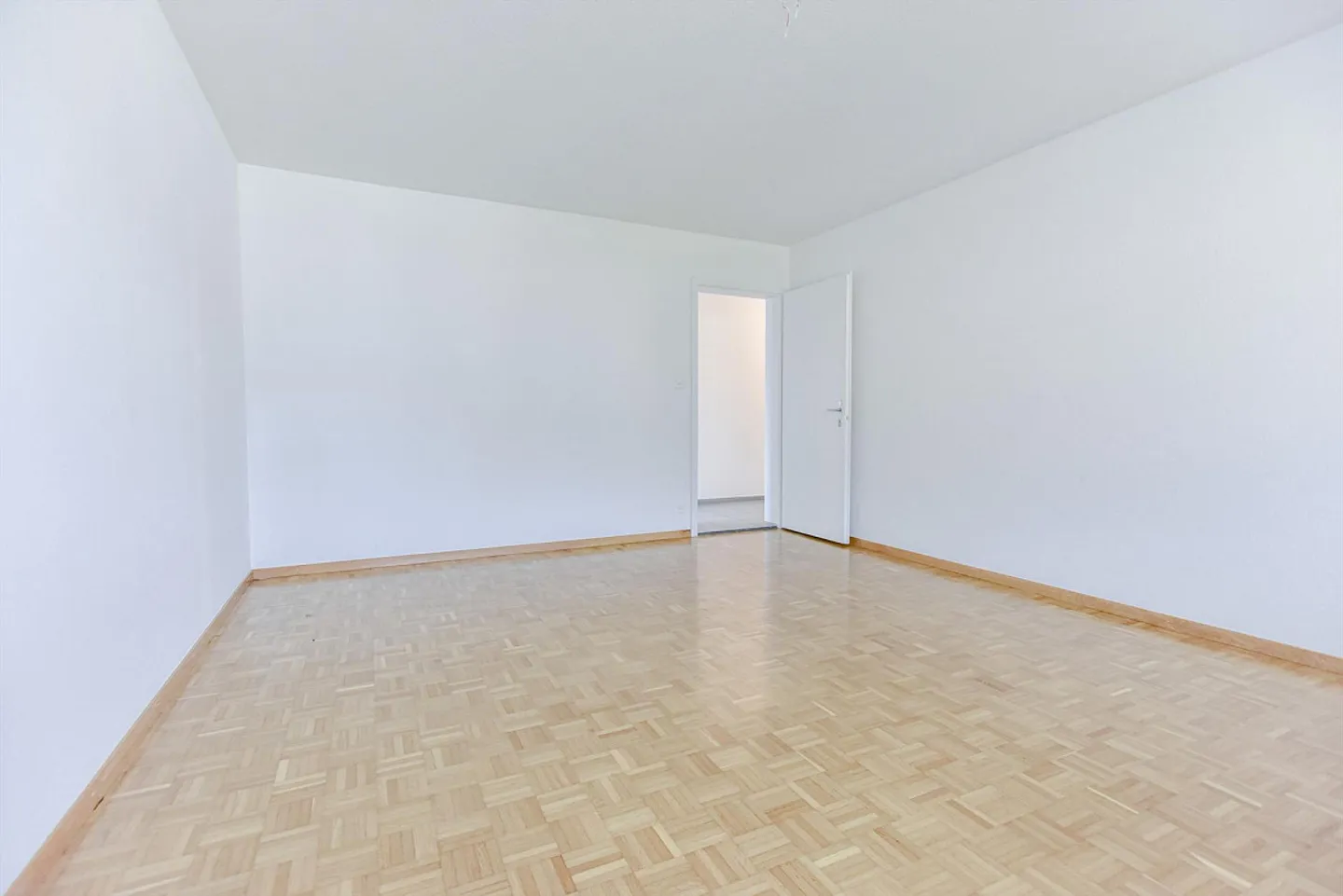Bel appartement avec balcon - Photo 3 sur 13