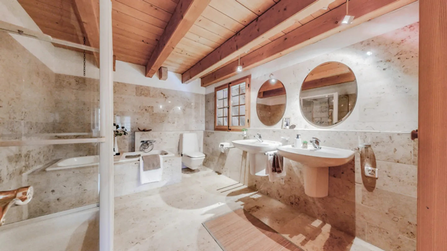 Histoire réécrite - Merveille spatiale dans le style Emmental - Photo 6 sur 9