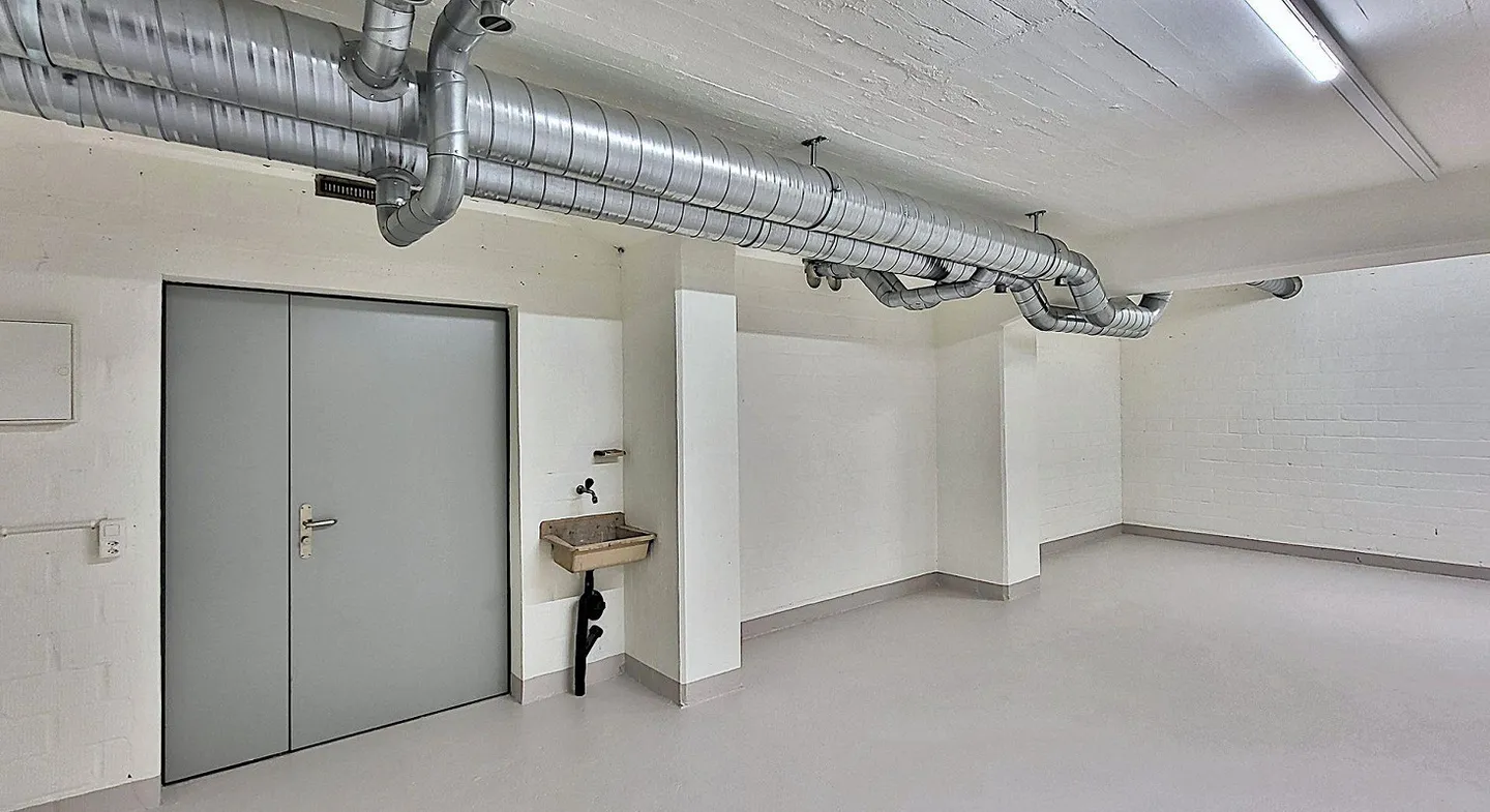 Spazio di stoccaggio ristrutturato con infrastruttura di alto livello! - Foto 2 di 8