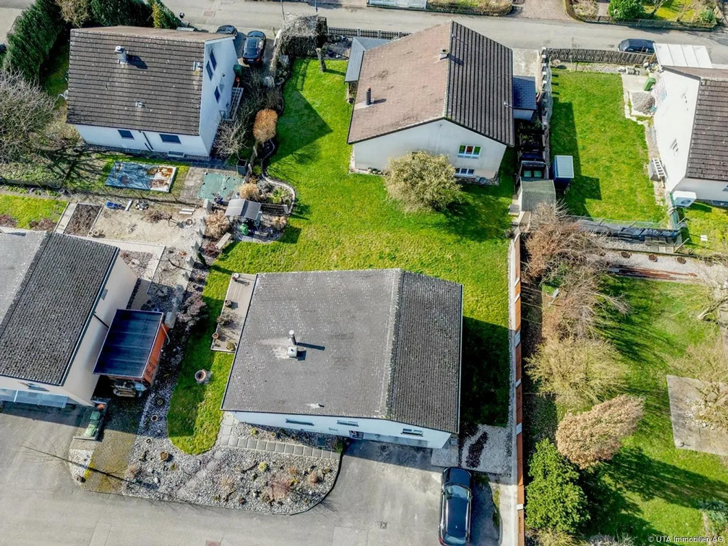 Detached single-family house with large garden - Photo 11 of 12