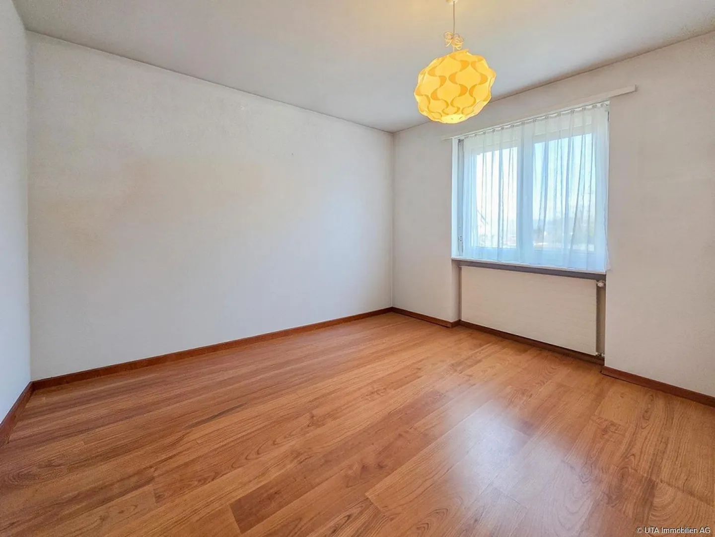 Detached single-family house with large garden - Photo 10 of 12