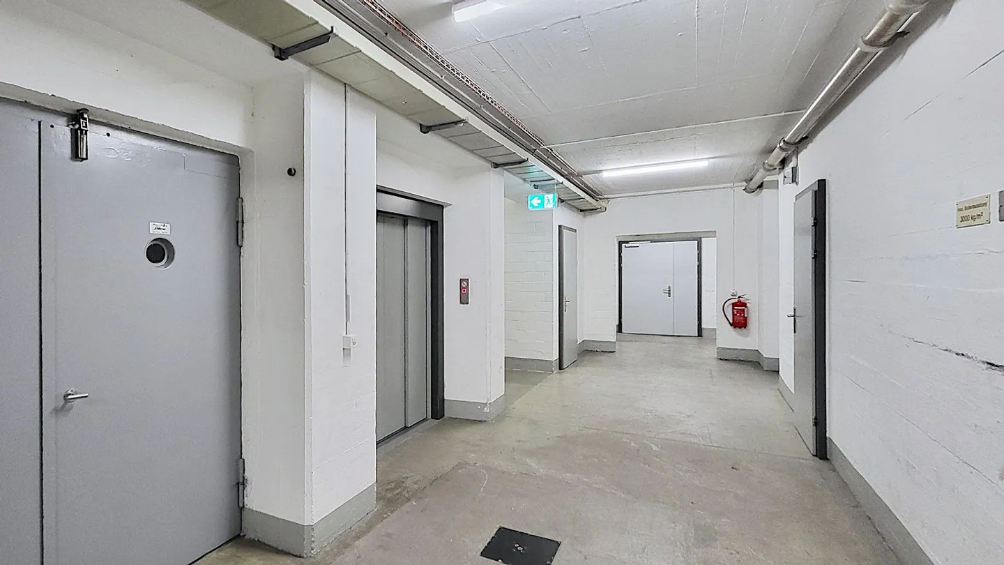 Spazio di stoccaggio ristrutturato con infrastruttura di alto livello! - Foto 7 di 8