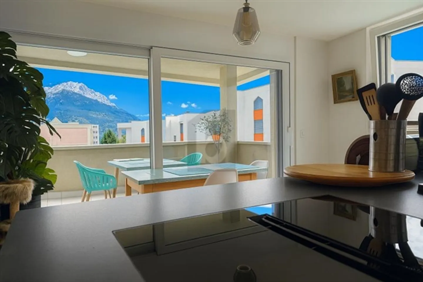 Appartement Moderne et Charmant - Photo 2 sur 6