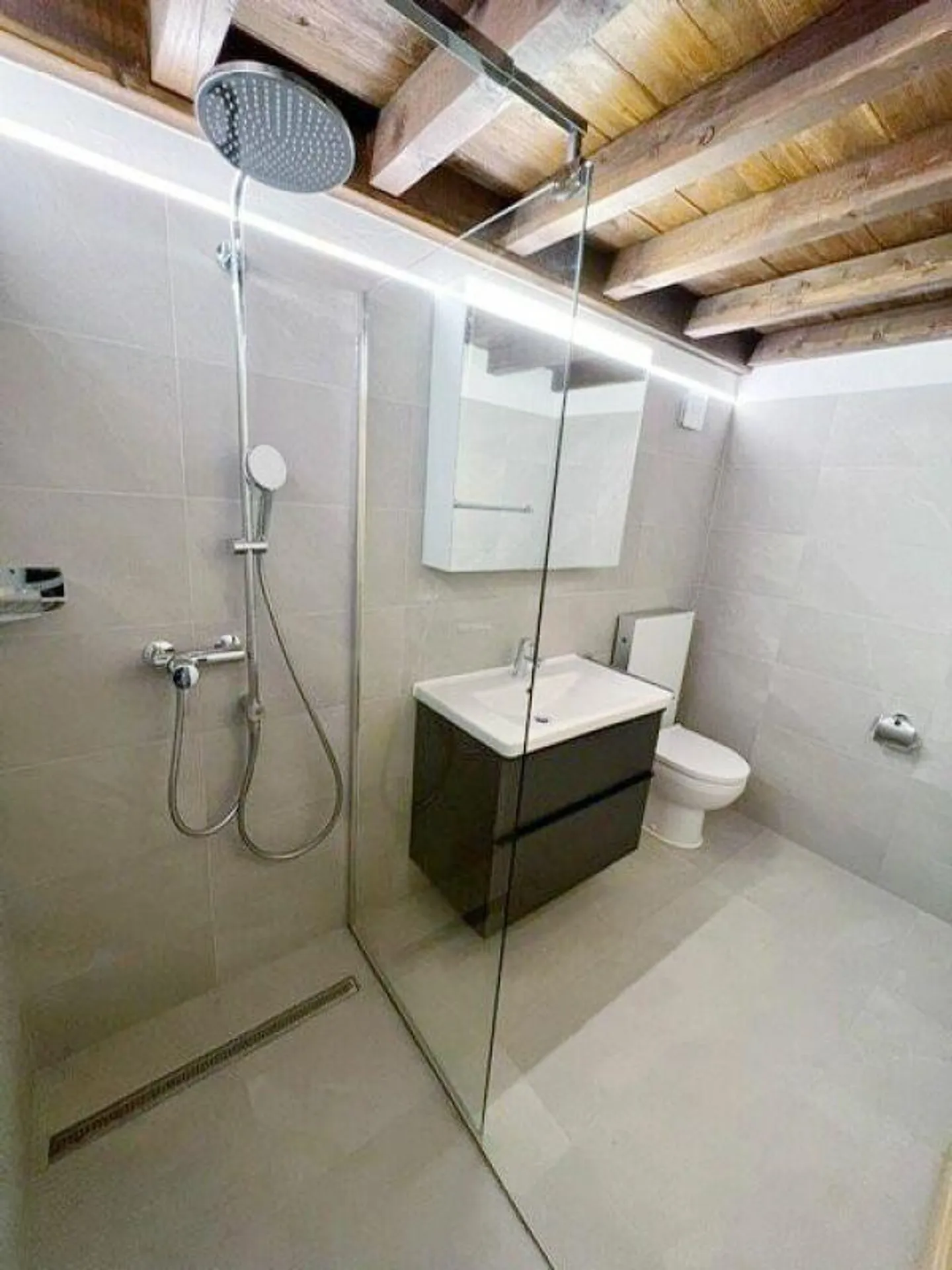 Semi-detached house - Photo 5 of 5