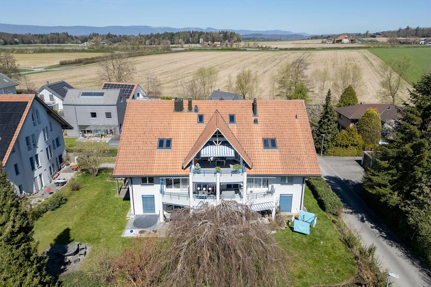 Appartamento attraente con due box auto e una stanza hobby - Foto 2 di 13