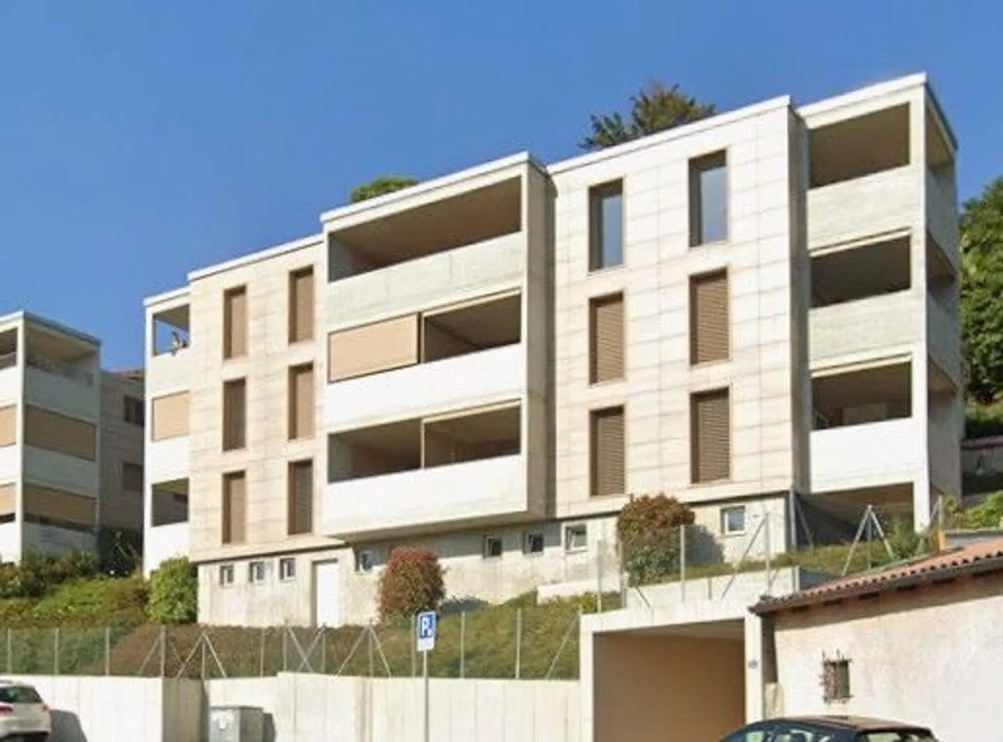 Auction Property with Terrace - Photo 3 of 13
