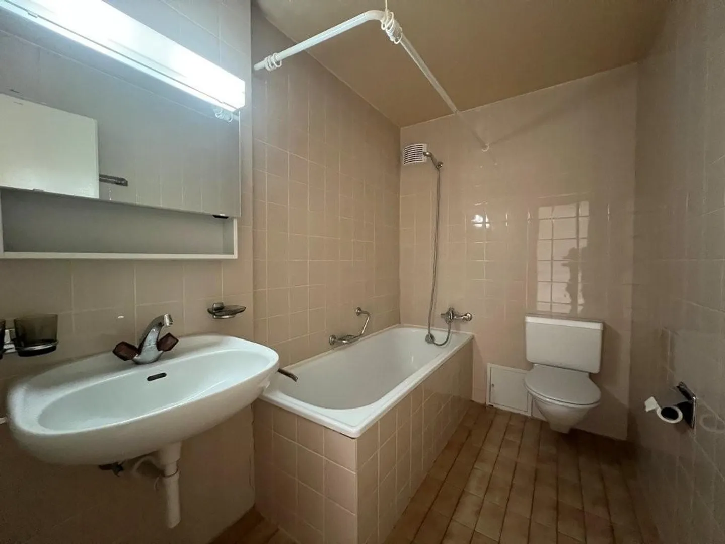 Bellissimo appartamento di 2 camere - Foto 4 di 6