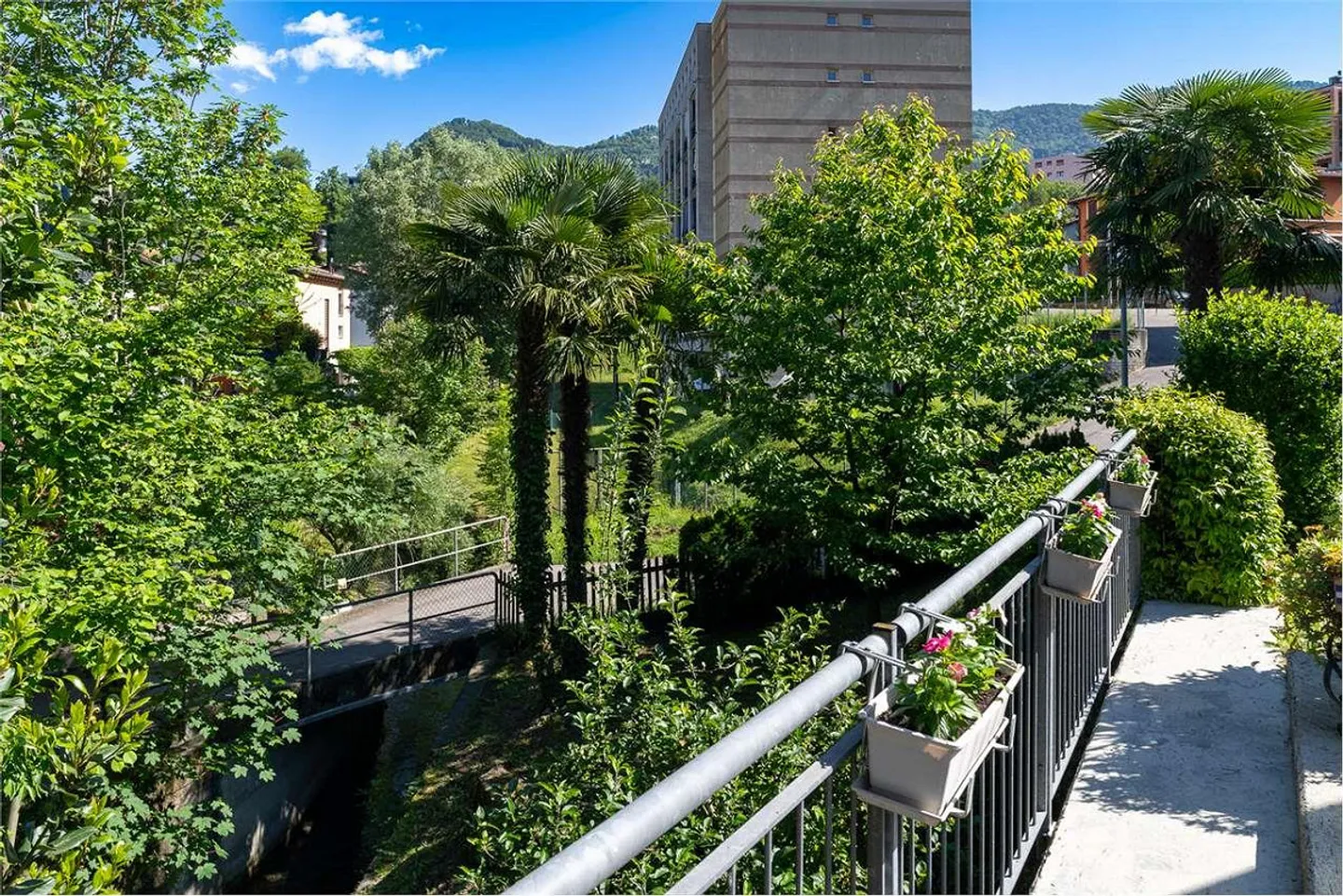 Vacallo : Maison mitoyenne avec jardin privé - Photo 3 sur 13