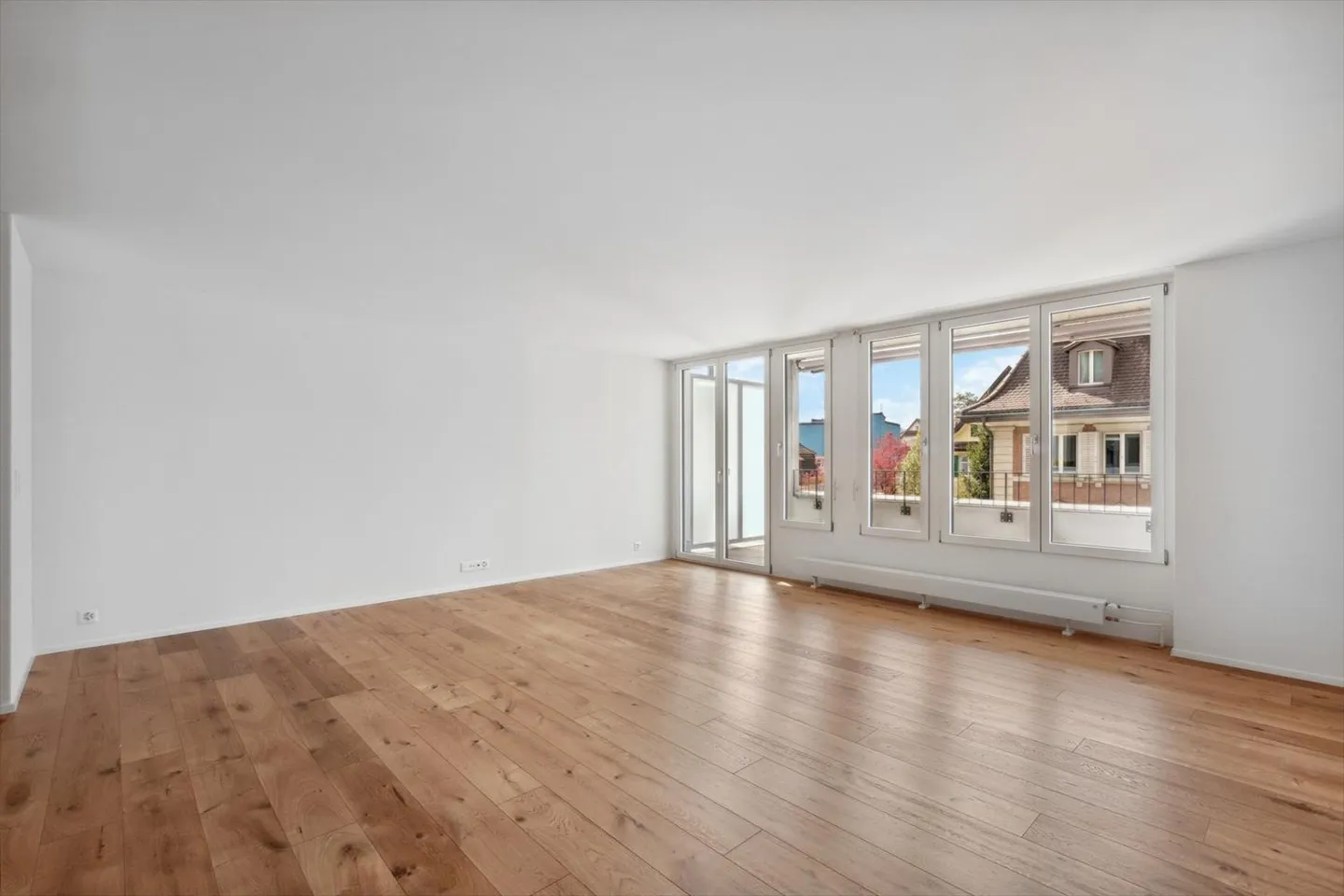 Zentral gelegen! - Foto 2 von 13