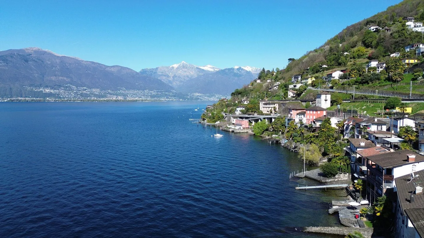 A Dream on Lake Maggiore – Two Apartments Directly on the Water - Photo 17 of 30