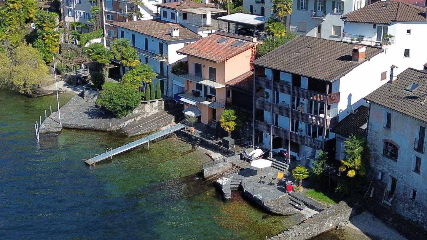 A Dream on Lake Maggiore – Two Apartments Directly on the Water - Photo 18 of 30