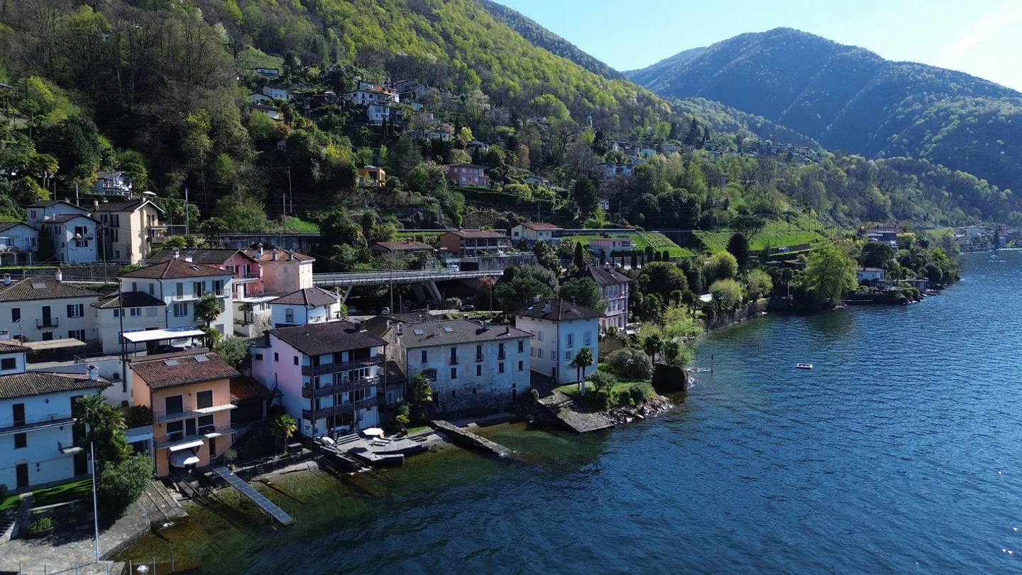 A Dream on Lake Maggiore – Two Apartments Directly on the Water - Photo 21 of 30