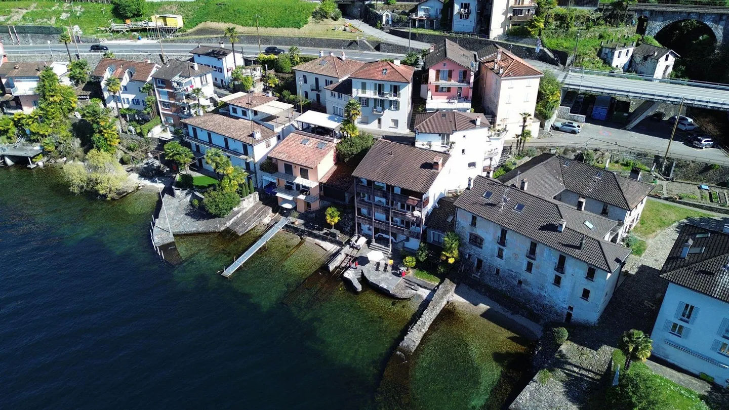 A Dream on Lake Maggiore – Two Apartments Directly on the Water - Photo 28 of 30