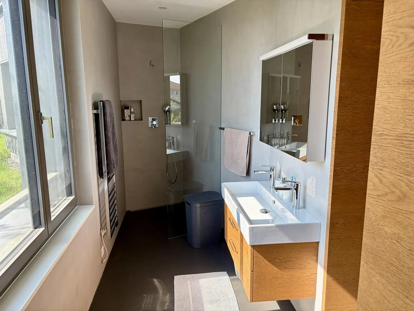 Moderne Wohnung mit grosser Terrasse - Foto 4 von 7