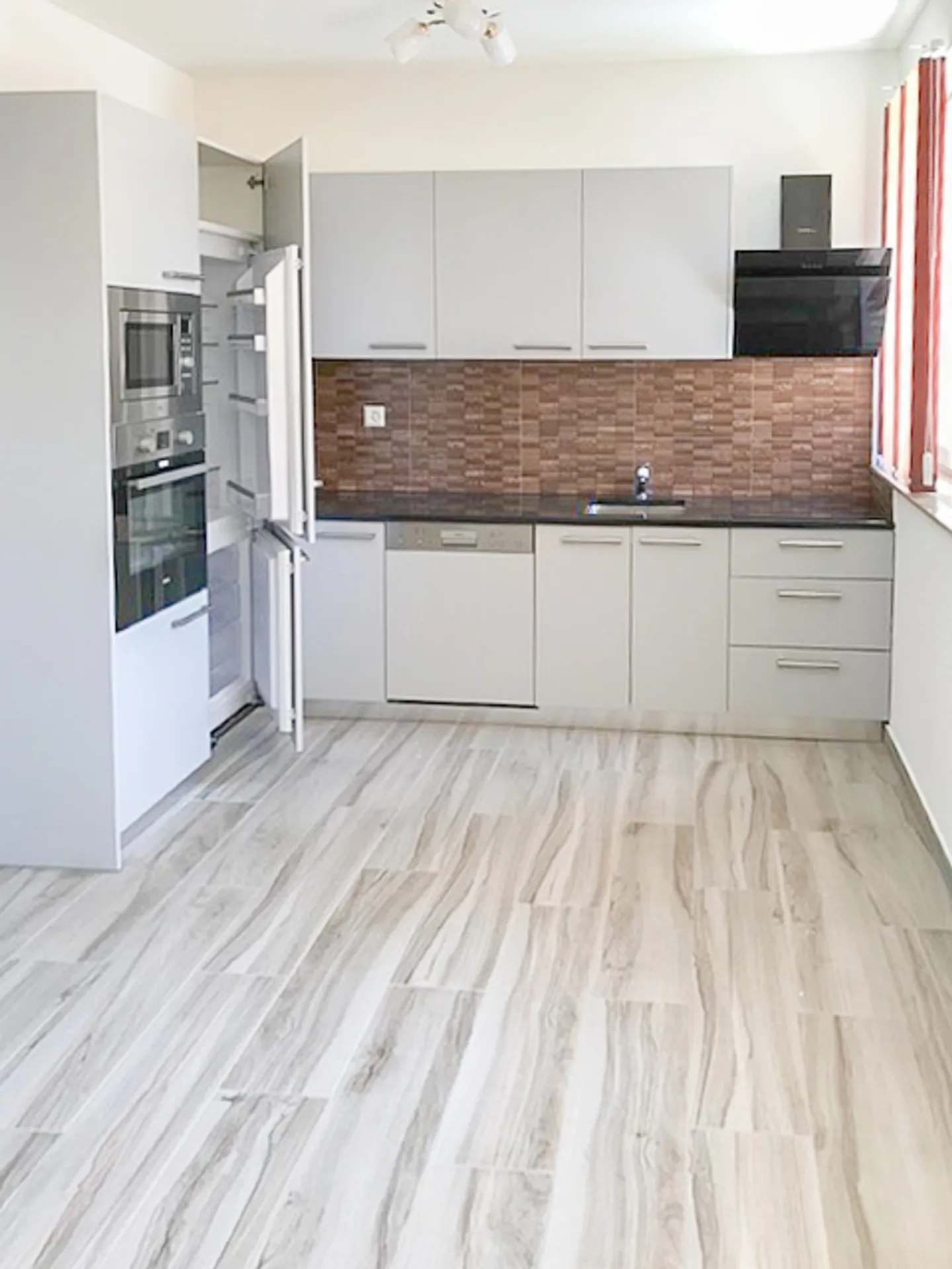 Casa singola in affitto - Foto 5 di 9