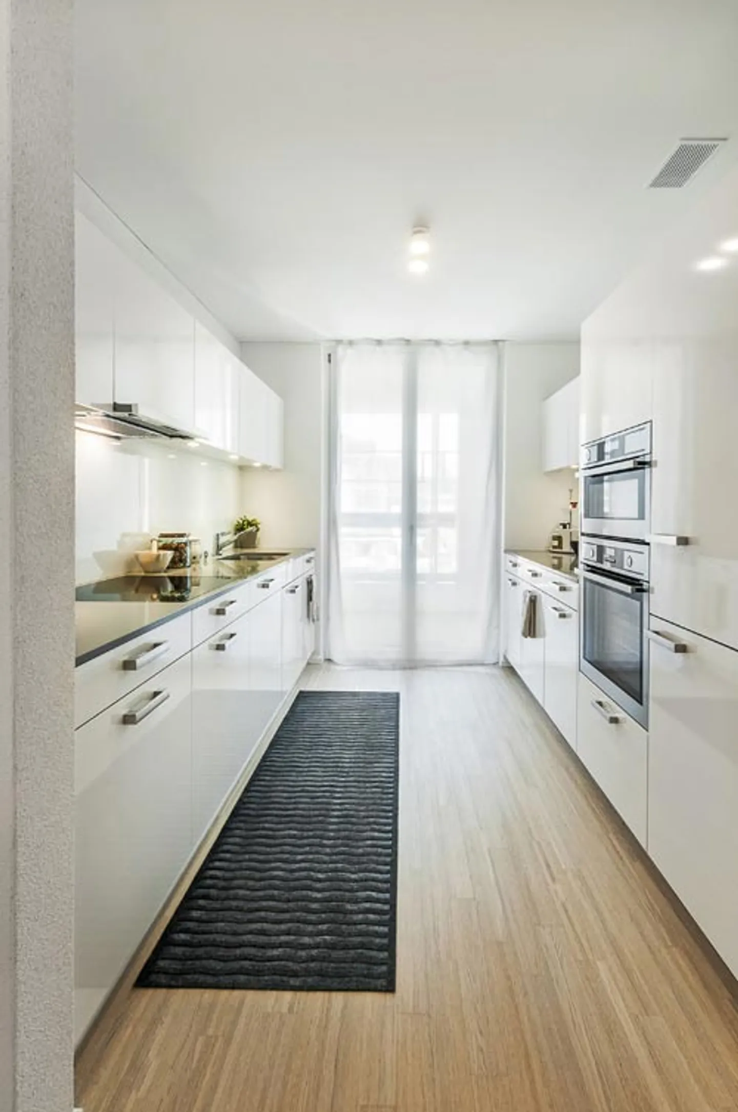 Apartment for rent - Photo 3 of 5