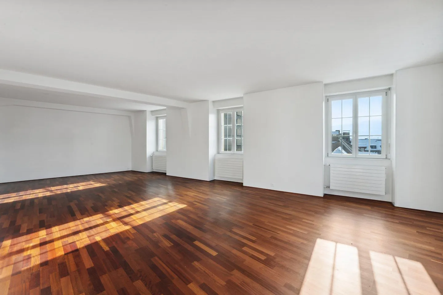 Elegante Stadtwohnung mit Aussicht - Foto 2 von 11