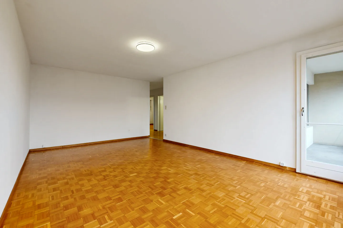 Enjoy a sunny accommodation - Photo 2 of 8