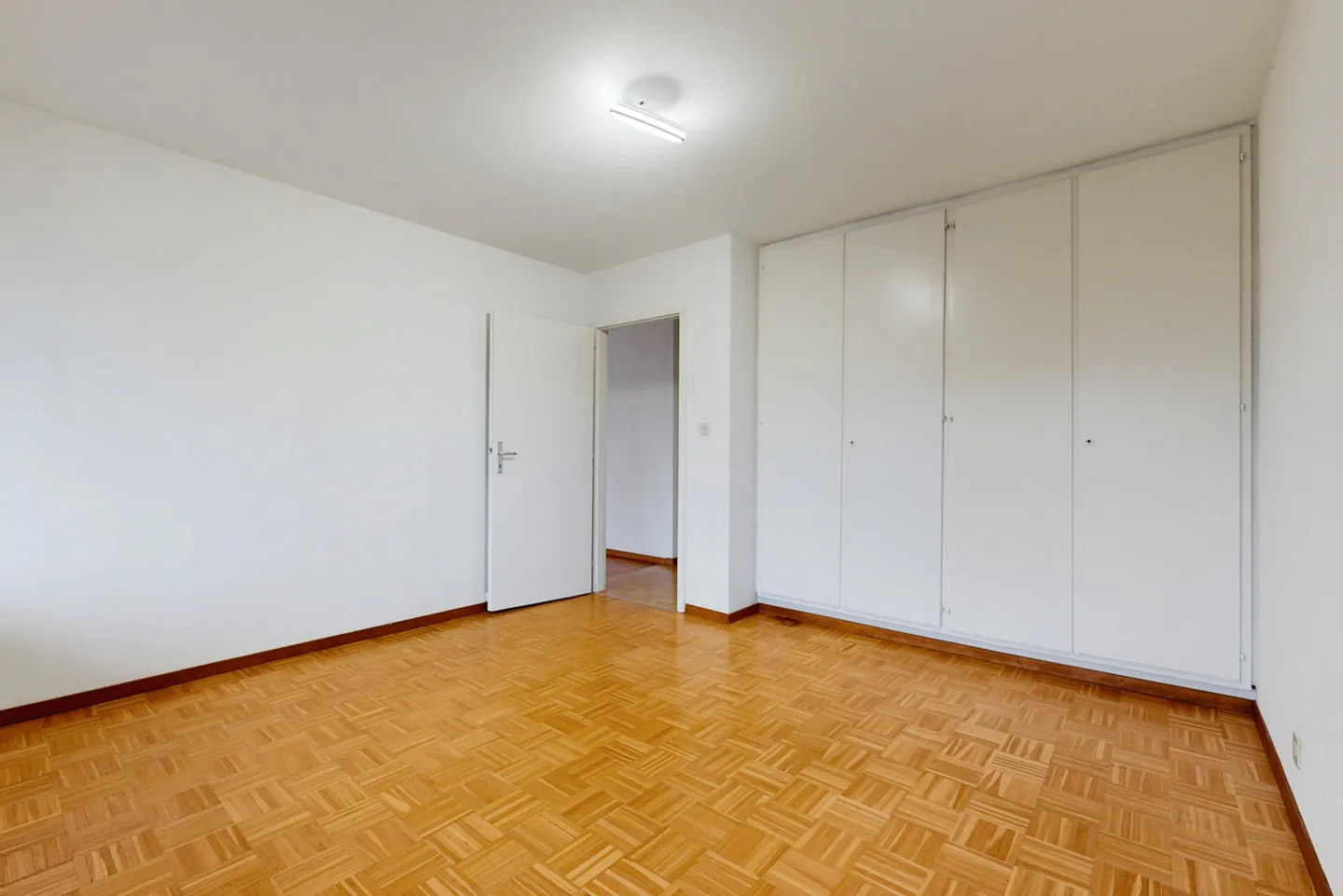 Enjoy a sunny accommodation - Photo 3 of 8