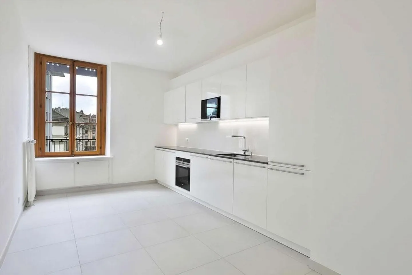 Appartement avec cachet donnant sur la rue du Rhône - Foto 3 di 7