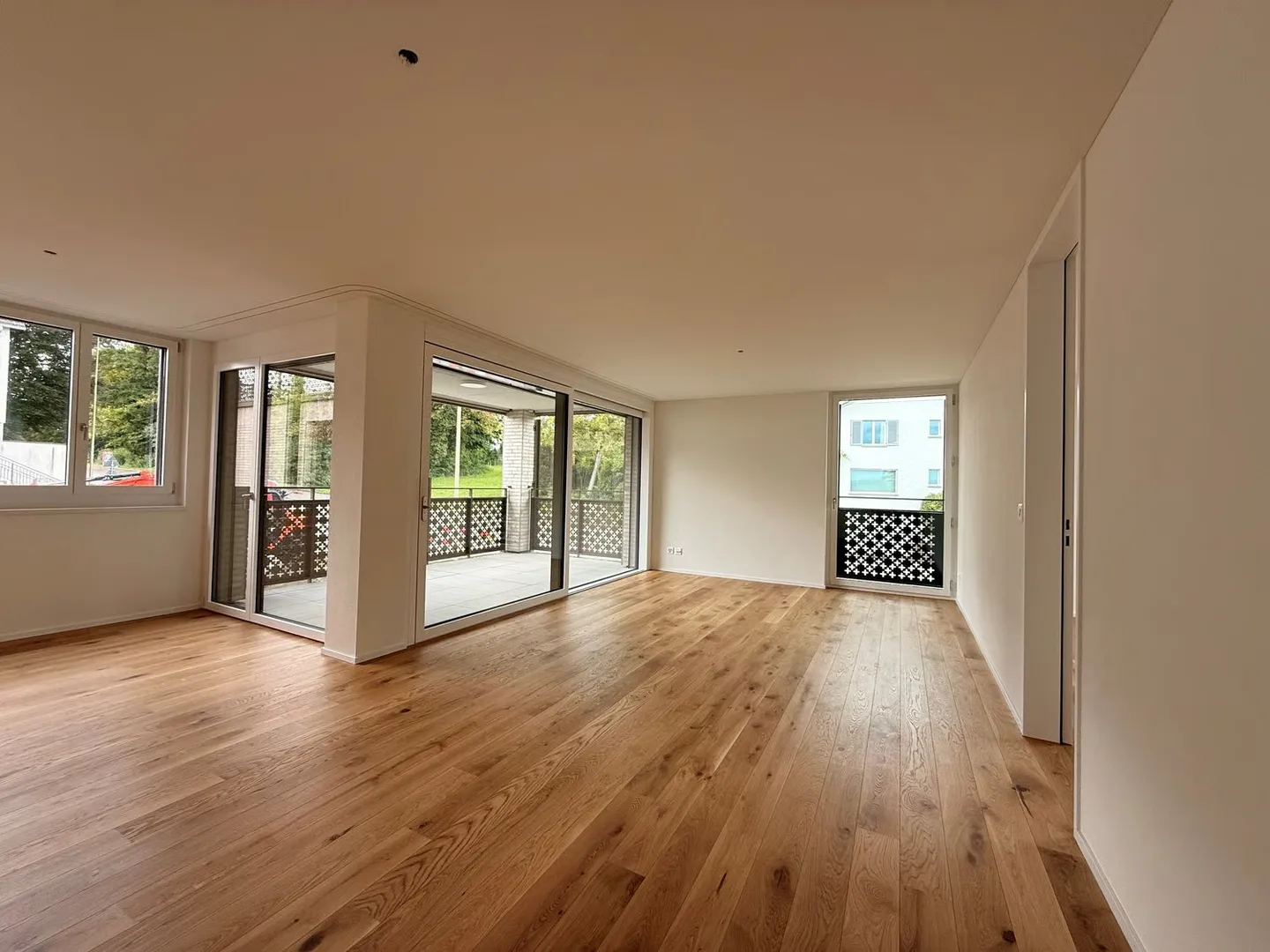 Beautiful 3.5-room garden apartment in Rümlang – stylish new building with high living comfort - Photo 9 of 10