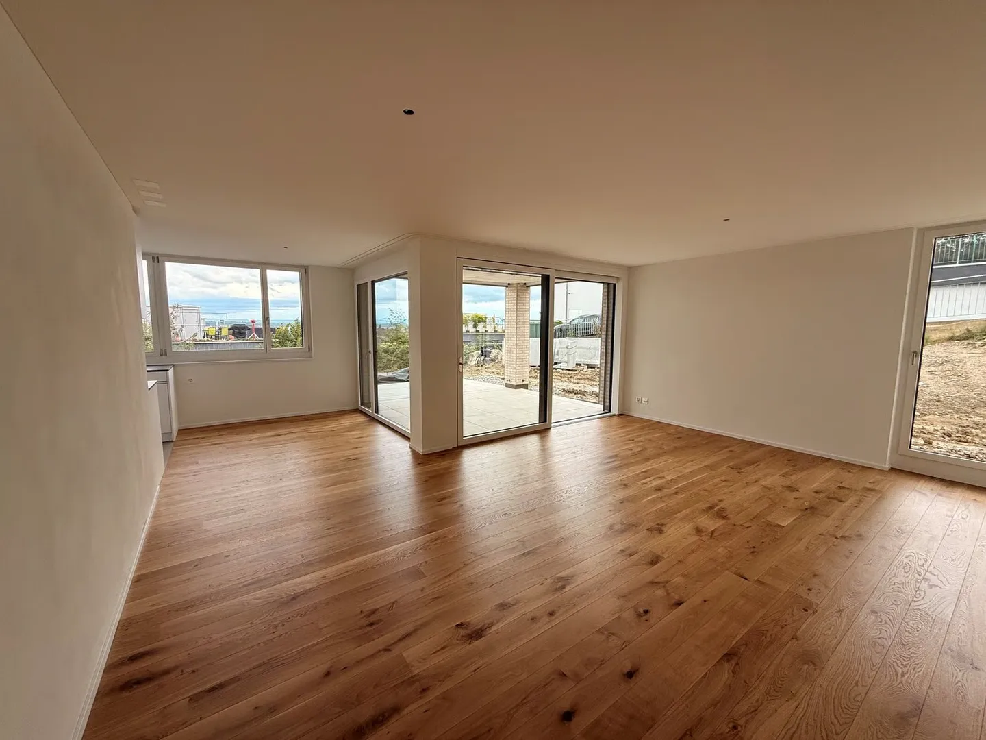 Beautiful 3.5-room garden apartment in Rümlang – stylish new building with high living comfort - Photo 4 of 10