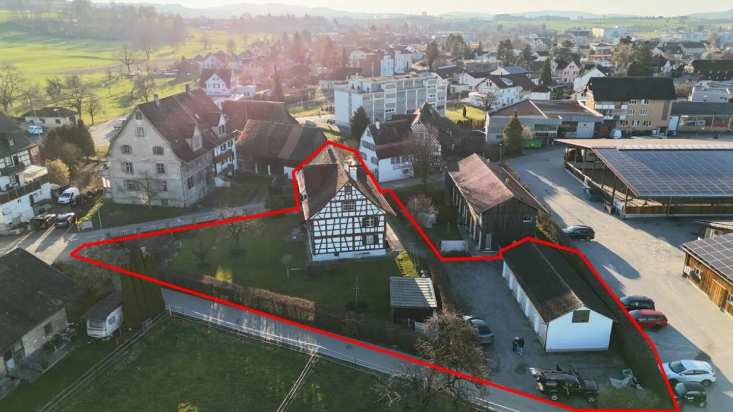 Affascinante casa plurifamiliare a Erlen - Foto 1 di 23