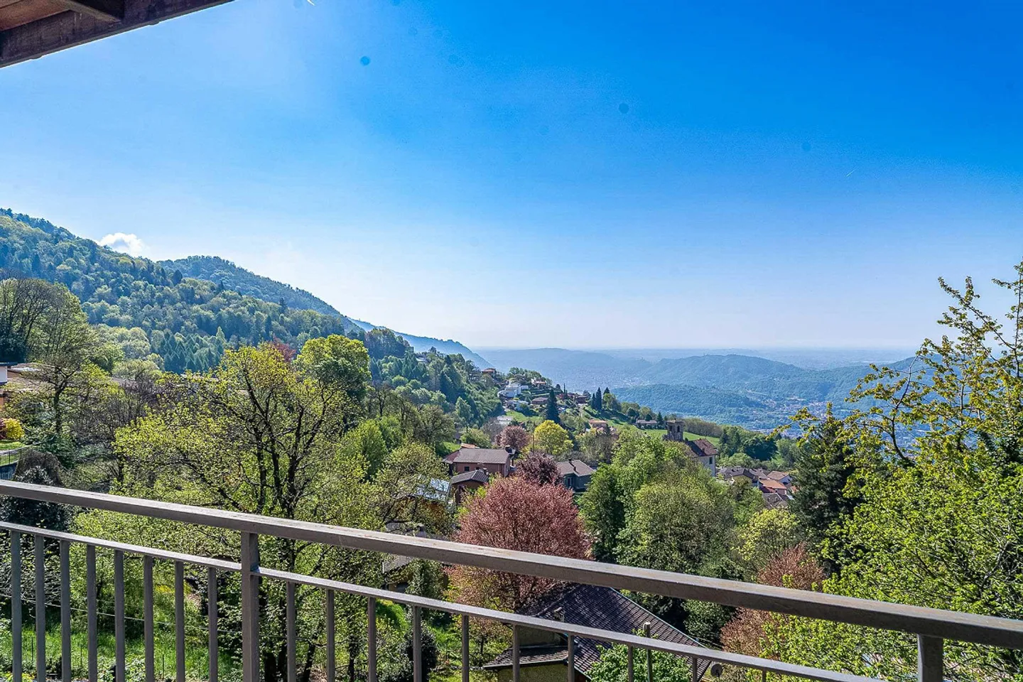 Single-family house with swimming pool in Sagno - Photo 8 of 10