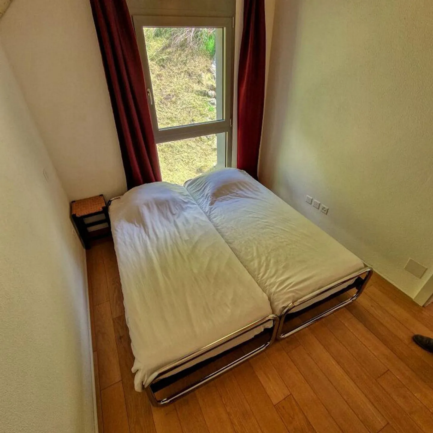 Appartamento al primo piano di 3 ½ locali,  molto soleggiata e con vista sul lago della Verzasca e lago Maggiore | 3 ½ -Zimmerwohnnung am 1. Stock, sehr sonnig und mit Blick auf den Verzasca See und Lago Maggiore - Foto 4 di 9