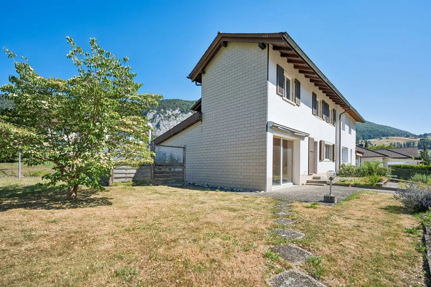 Charmantes Doppelhaus - Foto 1 von 10