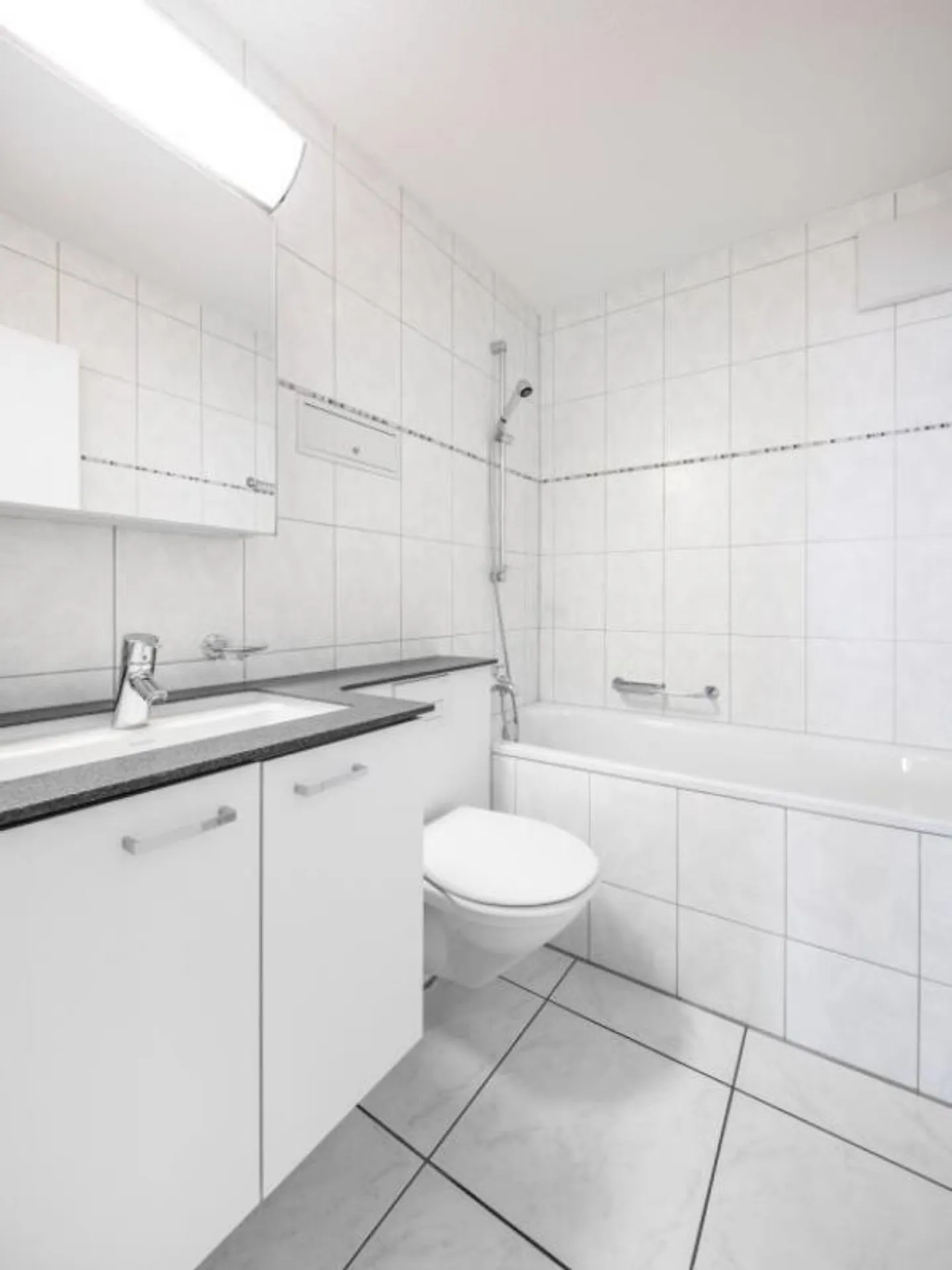 Cozy Apartment Next to the Zoo - Photo 6 of 7