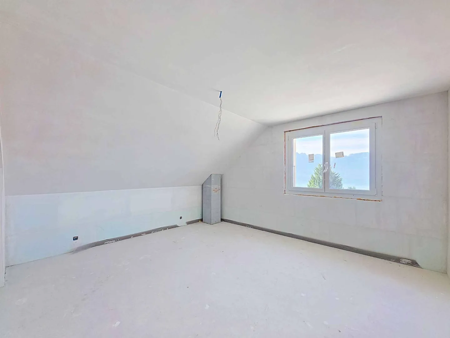 Nuovo! Villa indipendente con piscina e magnifica vista sul lago - Foto 12 di 13