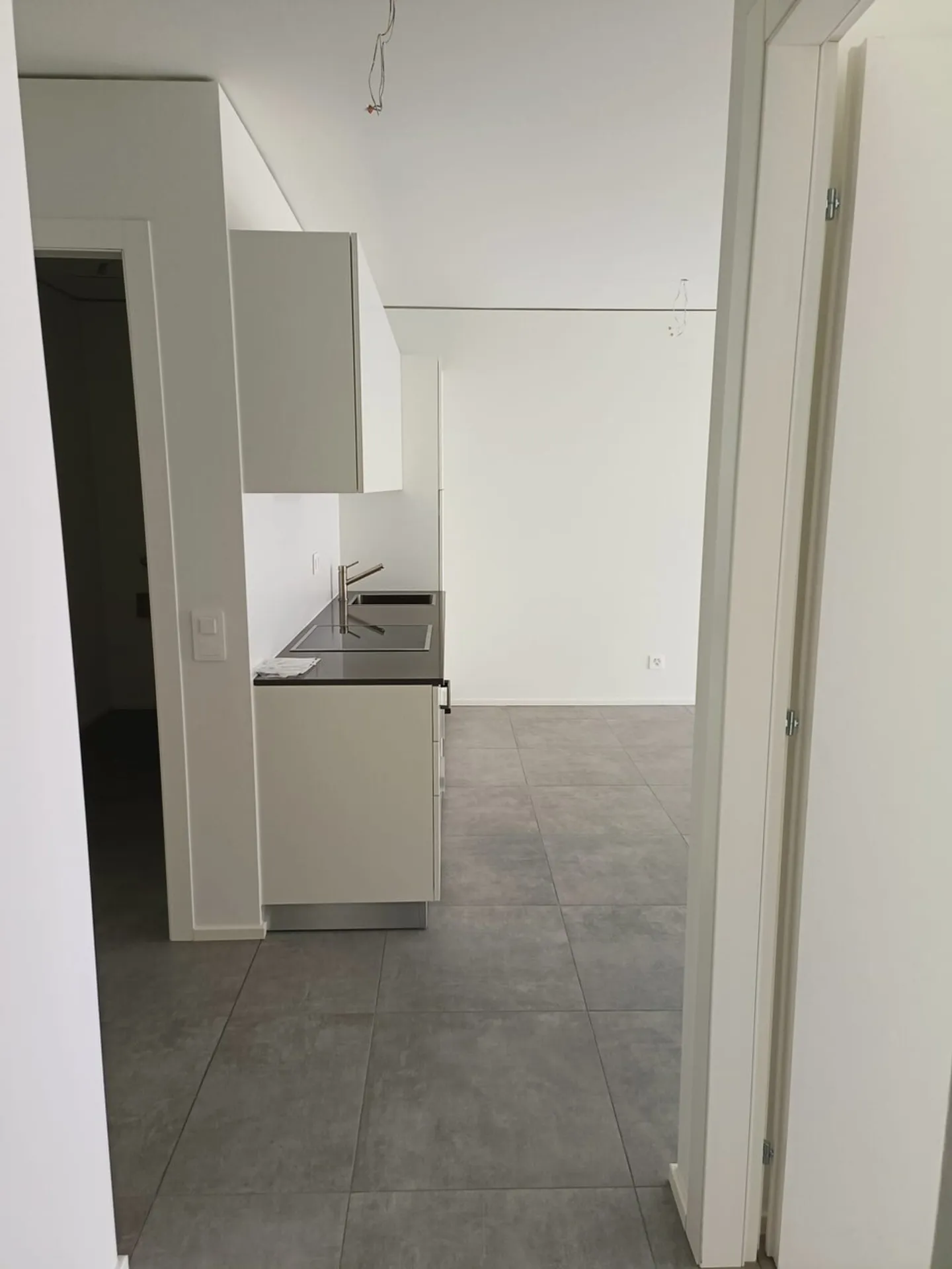 New 2.5-room apartment with garden - Photo 3 of 6