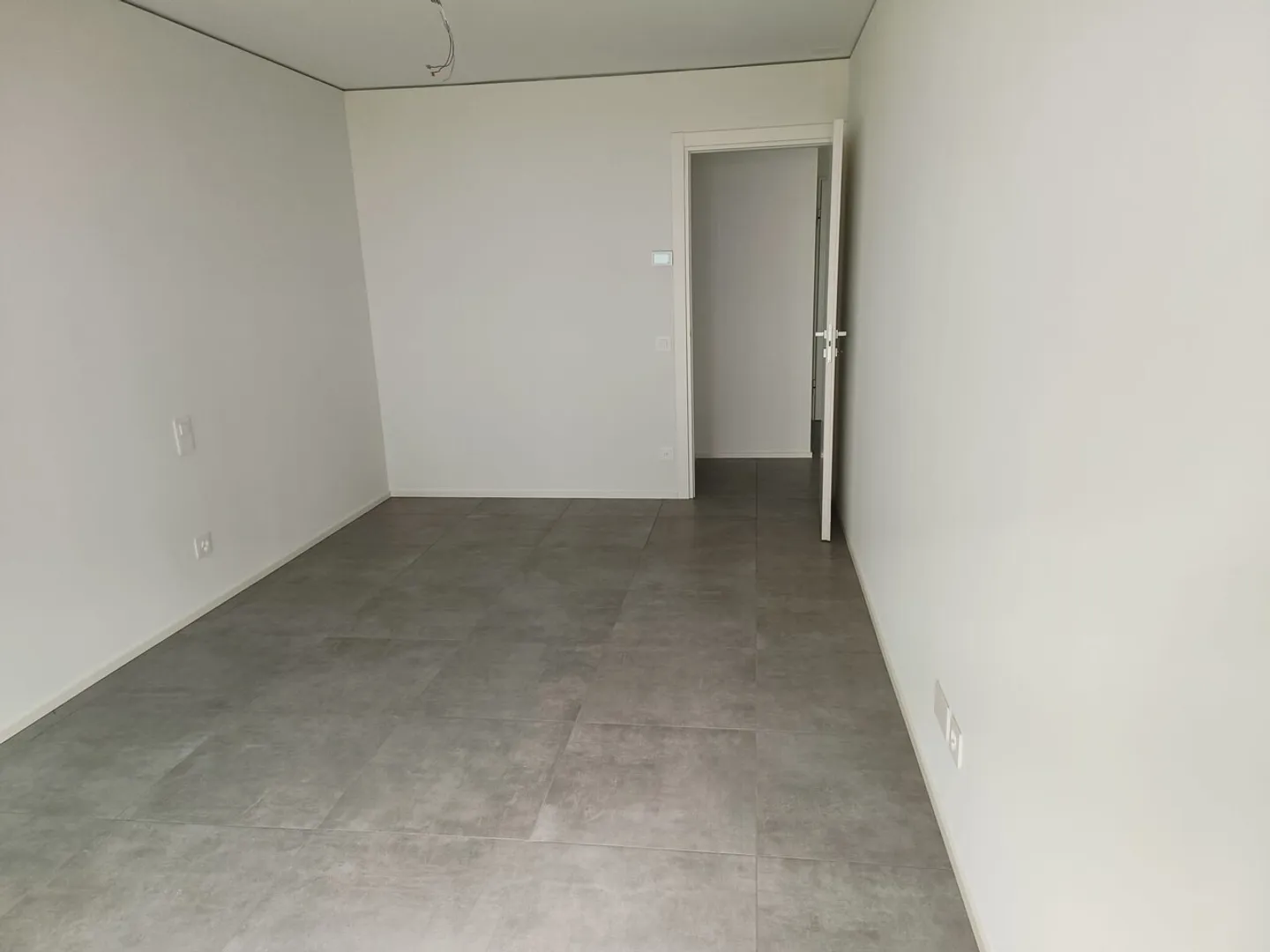 New 2.5-room apartment with garden - Photo 5 of 6