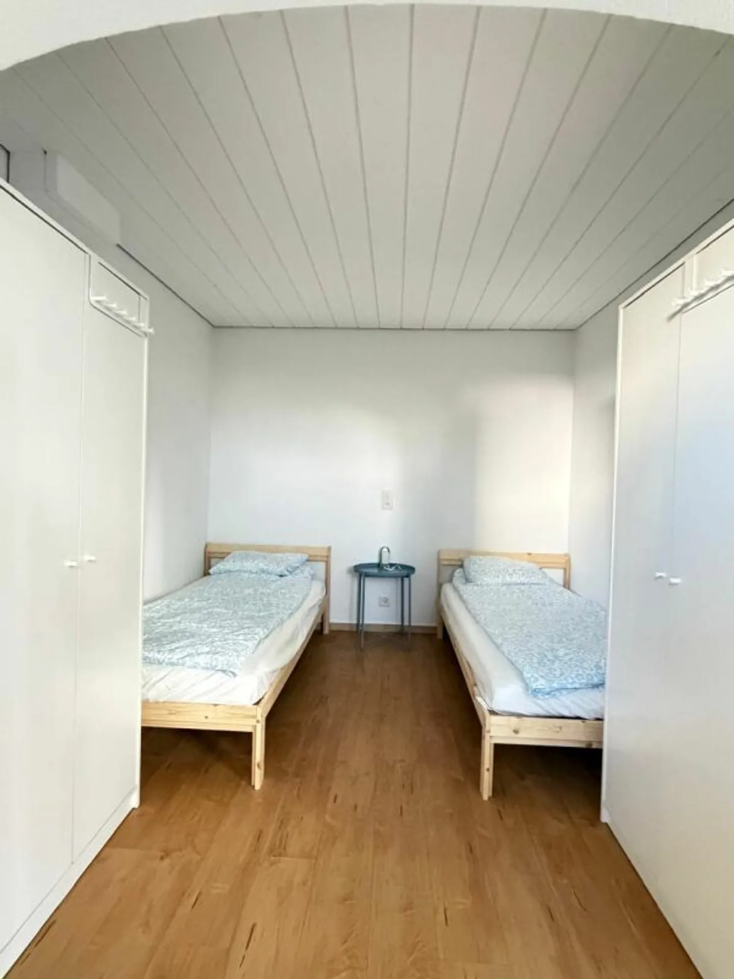 Cozy Double Room with Amenities - Photo 10 of 14