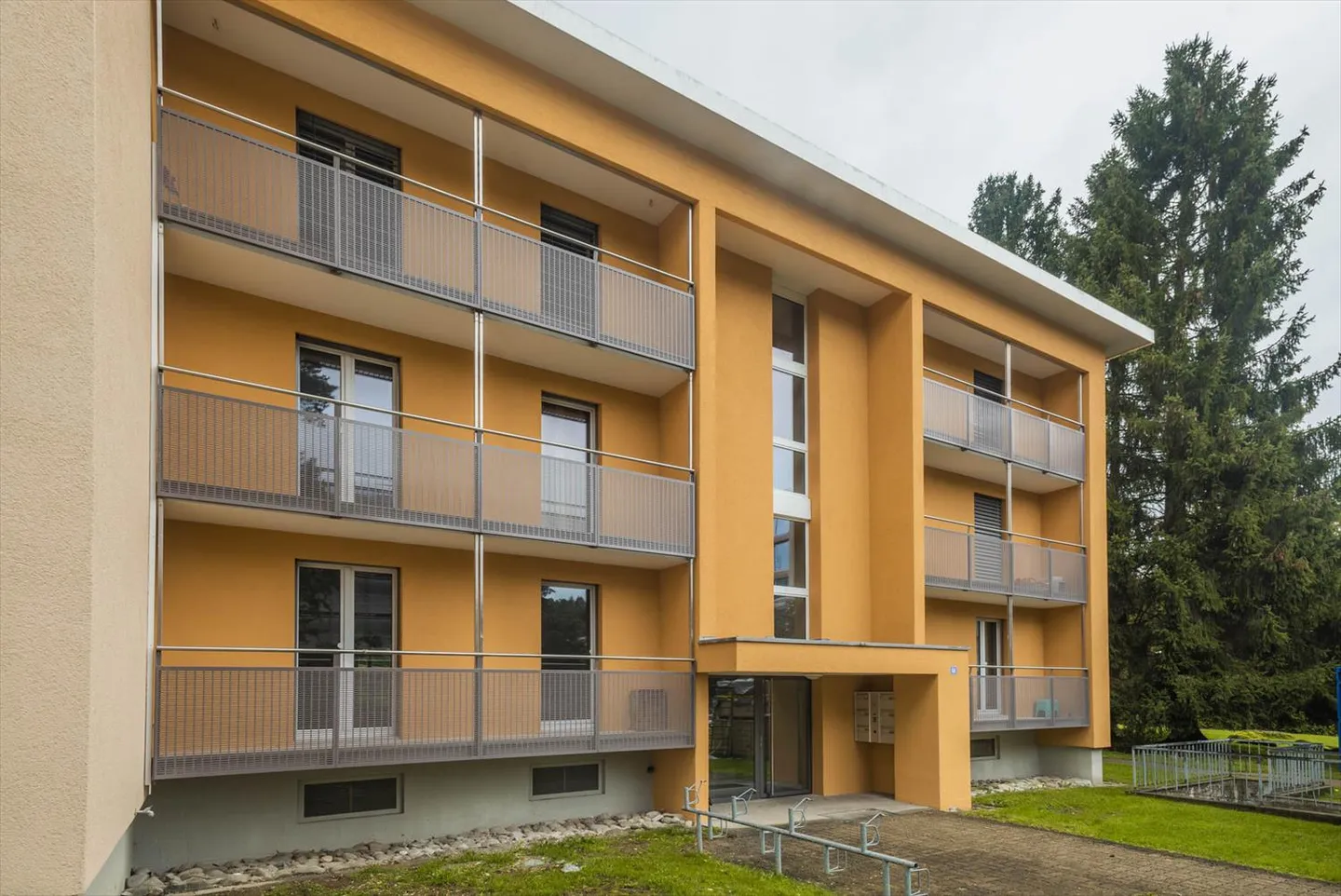 Sensazione di vita urbana nel verde - Foto 1 di 8