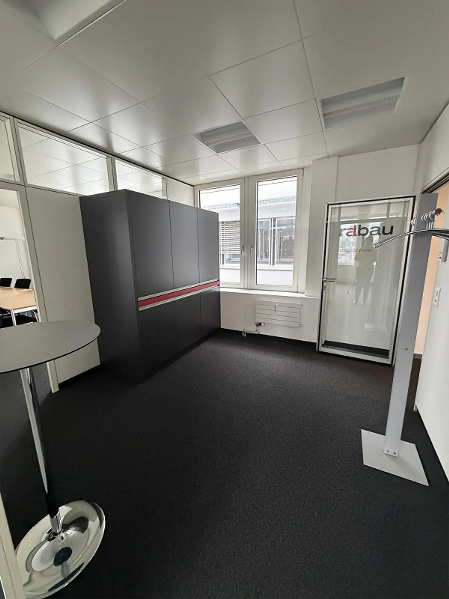 Geräumige Büroräumlichkeiten in Chur - Foto 2 von 4