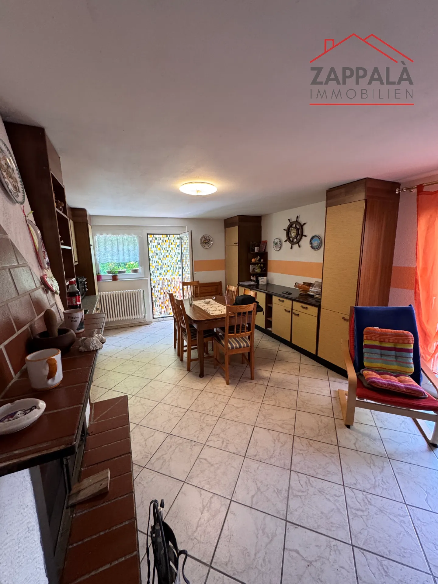 Affascinante casa a schiera angolare in posizione centrale a Hölstein – spaziosa, ben curata e con vista sulla Vordere Frenke - Foto 14 di 38