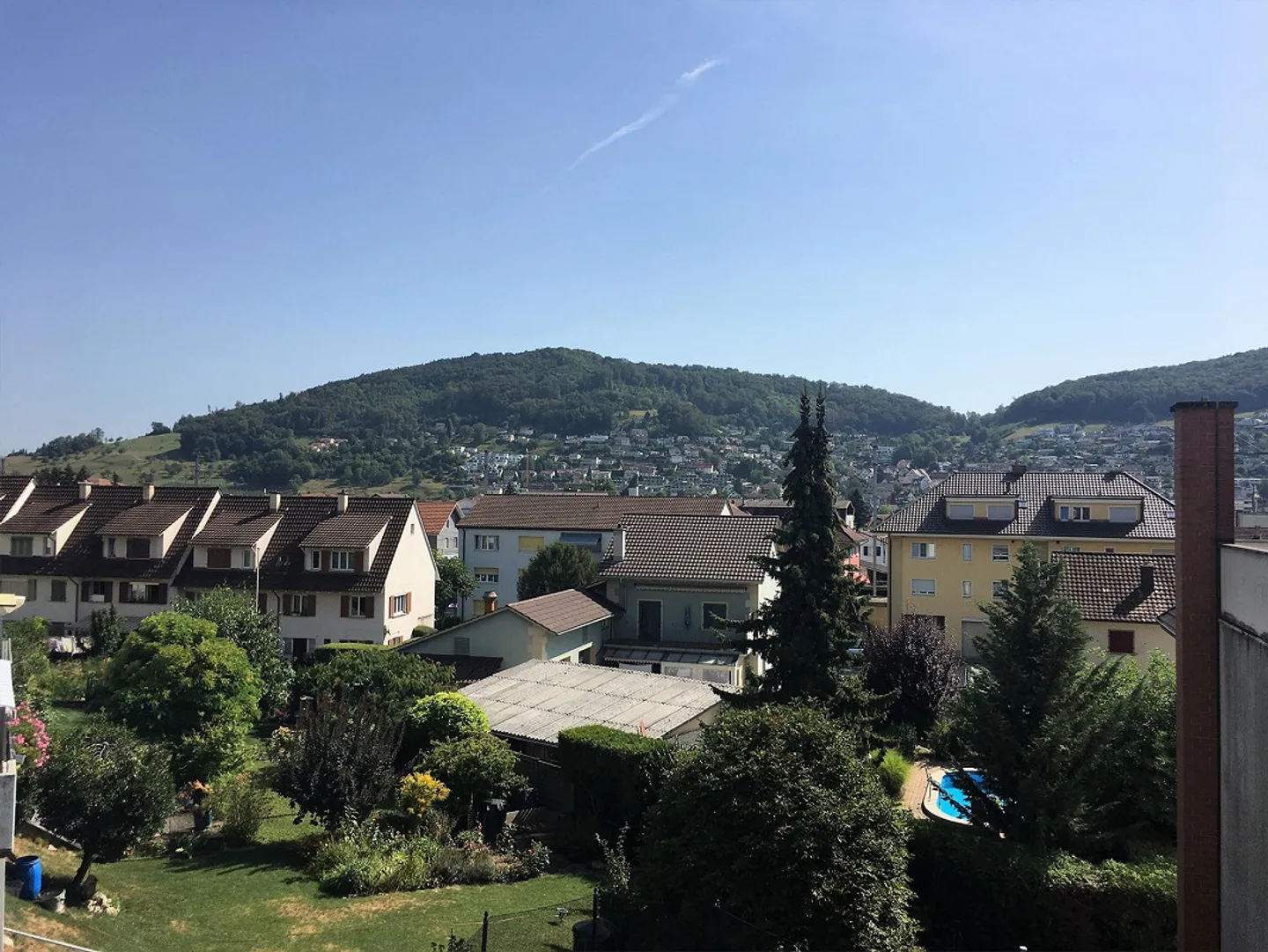 Entdecken Sie diese attraktive 3.5-Zimmer-Wohnung im 2. Stock - Foto 2 von 11