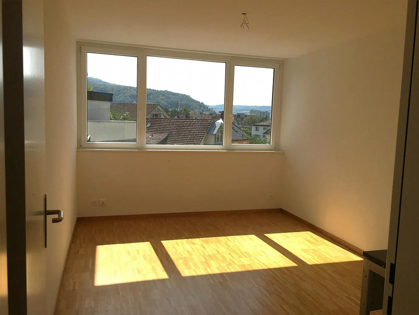 Entdecken Sie diese attraktive 3.5-Zimmer-Wohnung im 2. Stock - Foto 8 von 11