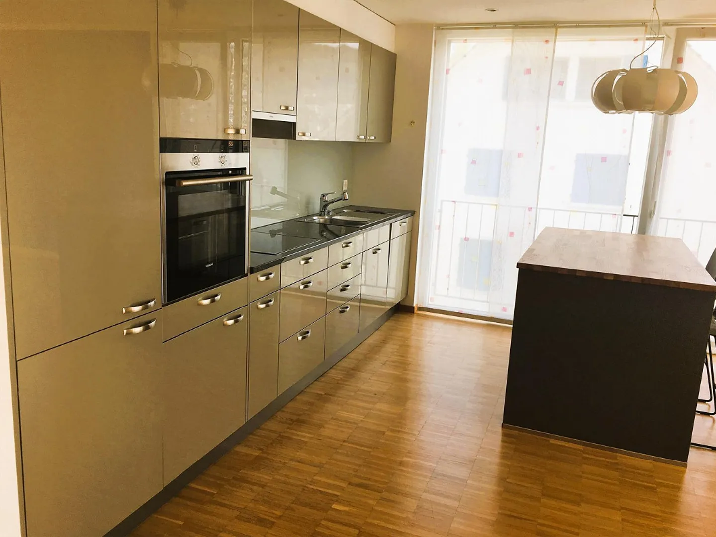 Entdecken Sie diese attraktive 3.5-Zimmer-Wohnung im 2. Stock - Foto 5 von 11