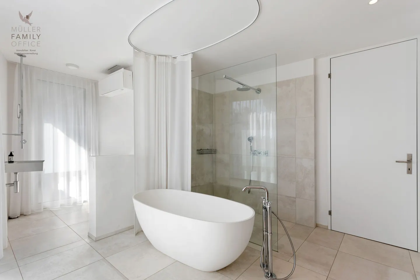 Stilvolle Attika-Maisonette mit Seesicht - Foto 13 von 14